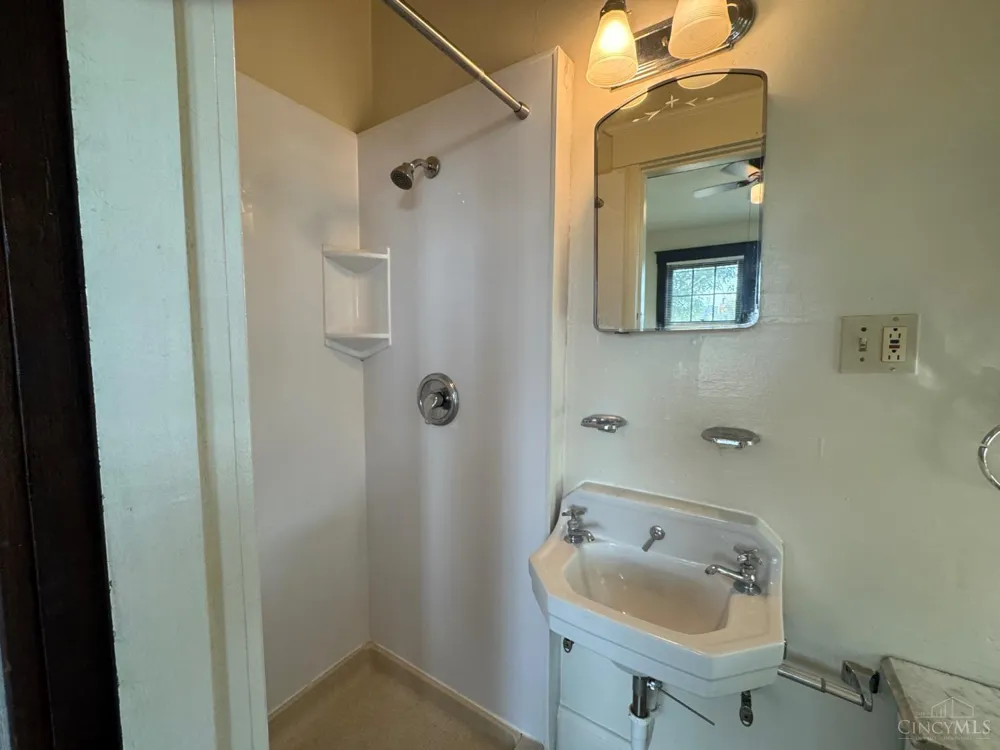2631 Highland Avenue #3 Cincinnati, OH 45219