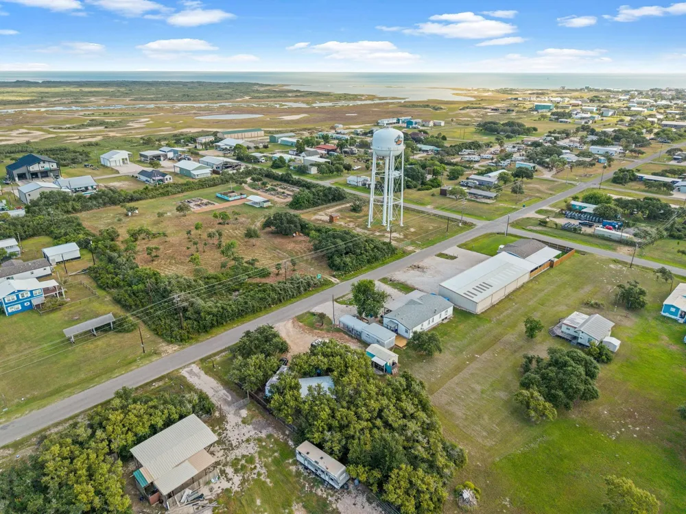 1673 W Harrison Avenue Port O Connor, TX 77982