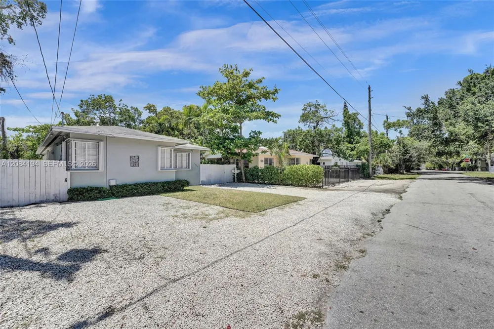 7520 NE 3rd Ave #A Miami, FL 33138