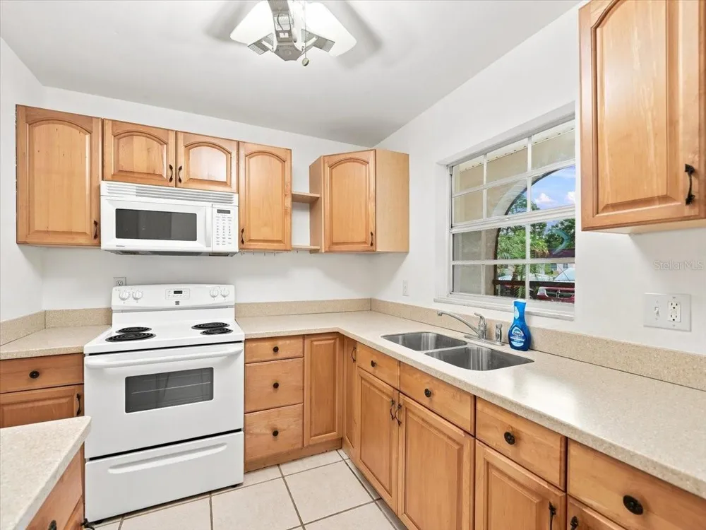 9812 85TH WAY Seminole, FL 33777