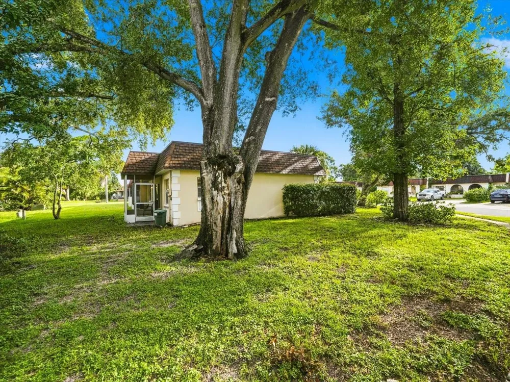 9812 85TH WAY Seminole, FL 33777
