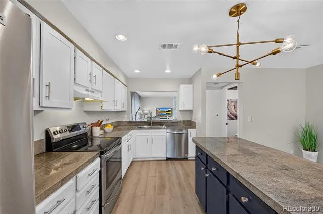 1306 S Carson Way Aurora, CO 80012