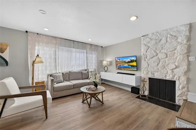 1306 S Carson Way Aurora, CO 80012