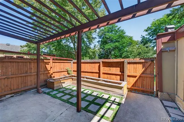 1306 S Carson Way Aurora, CO 80012
