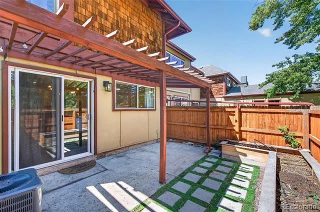 1306 S Carson Way Aurora, CO 80012