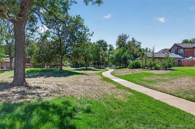 1306 S Carson Way Aurora, CO 80012