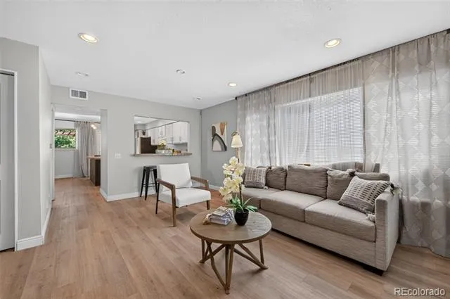 1306 S Carson Way Aurora, CO 80012