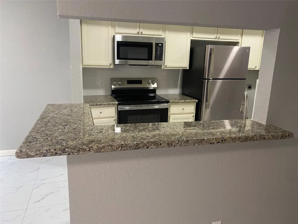 6633 W Airport Boulevard #1304 Houston, TX 77035