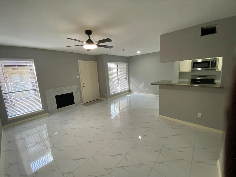 6633 W Airport Boulevard #1304 Houston, TX 77035