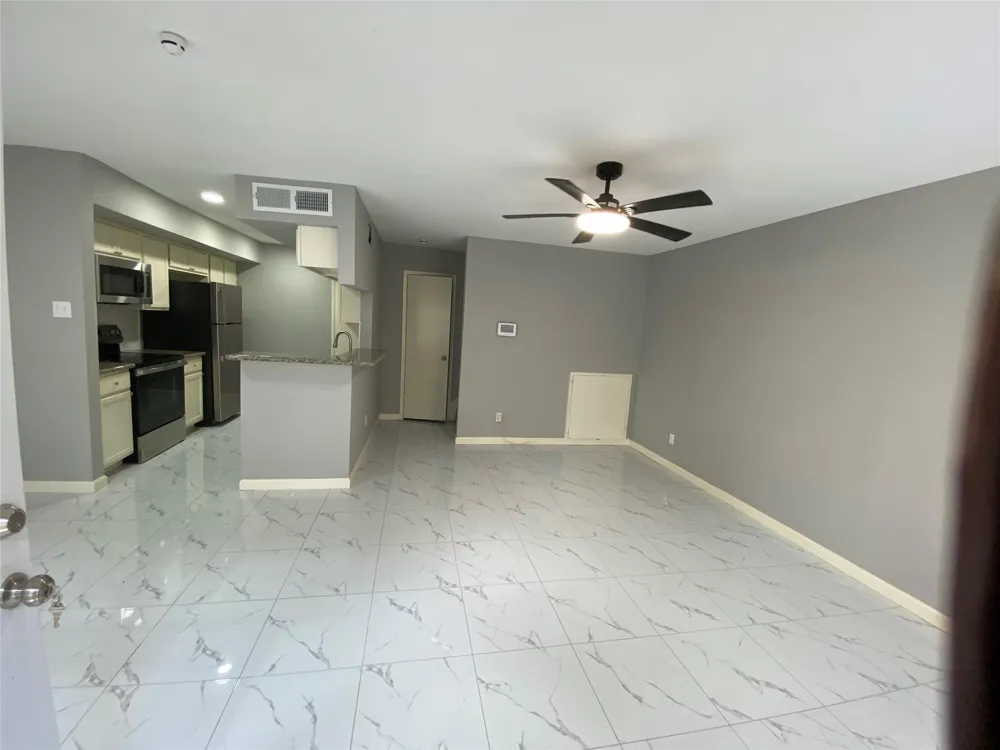 6633 W Airport Boulevard #1304 Houston, TX 77035