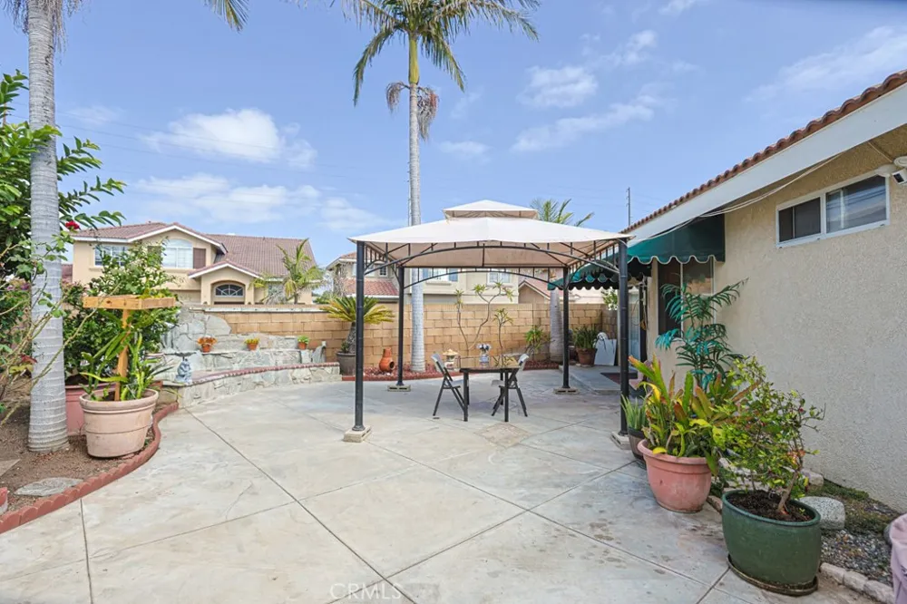 13661 Eastbridge Westminster, CA 92683