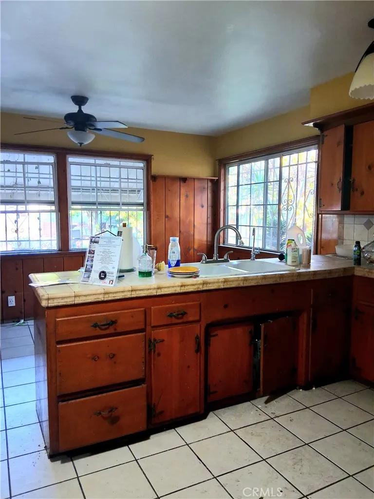 11641 State Lynwood, CA 90262