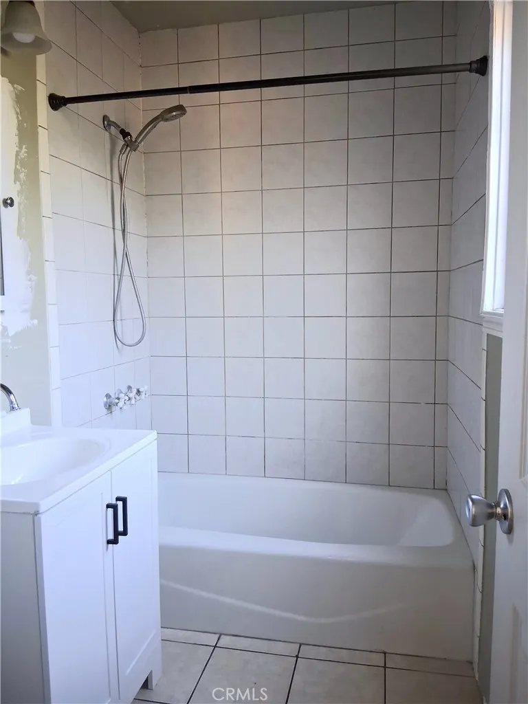 11641 State Lynwood, CA 90262