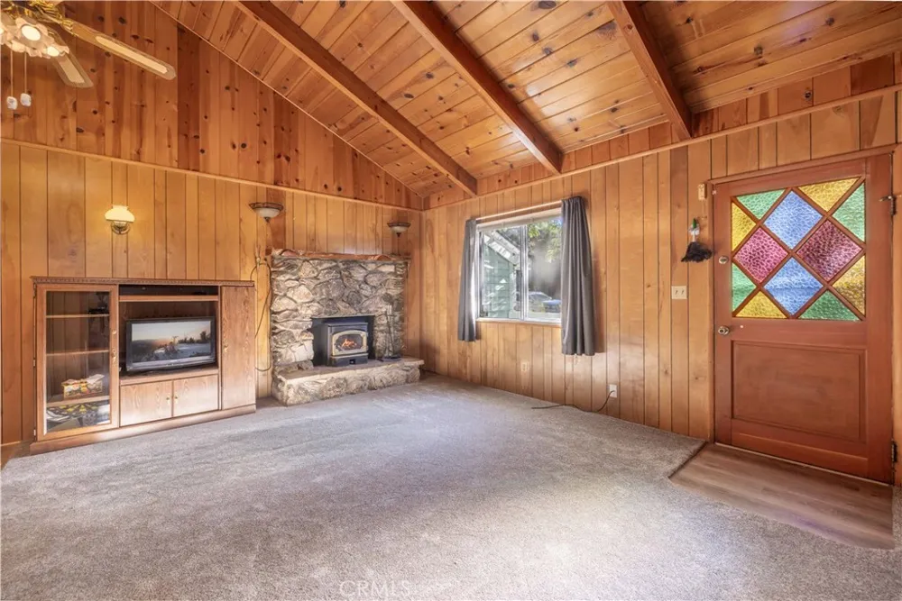 913 Tinkerbell Avenue Big Bear, CA 92314