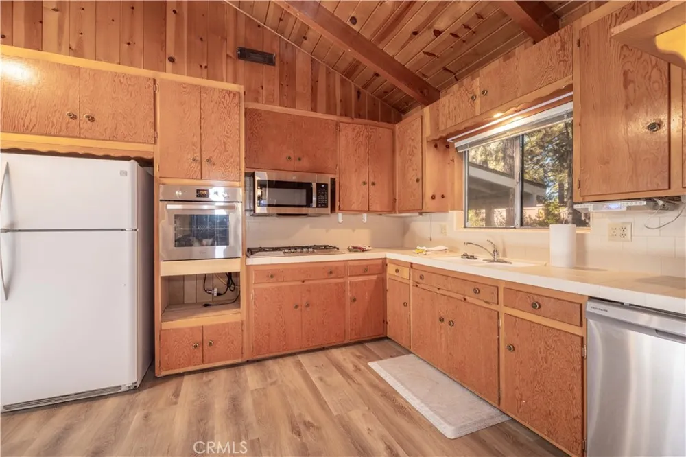 913 Tinkerbell Avenue Big Bear, CA 92314