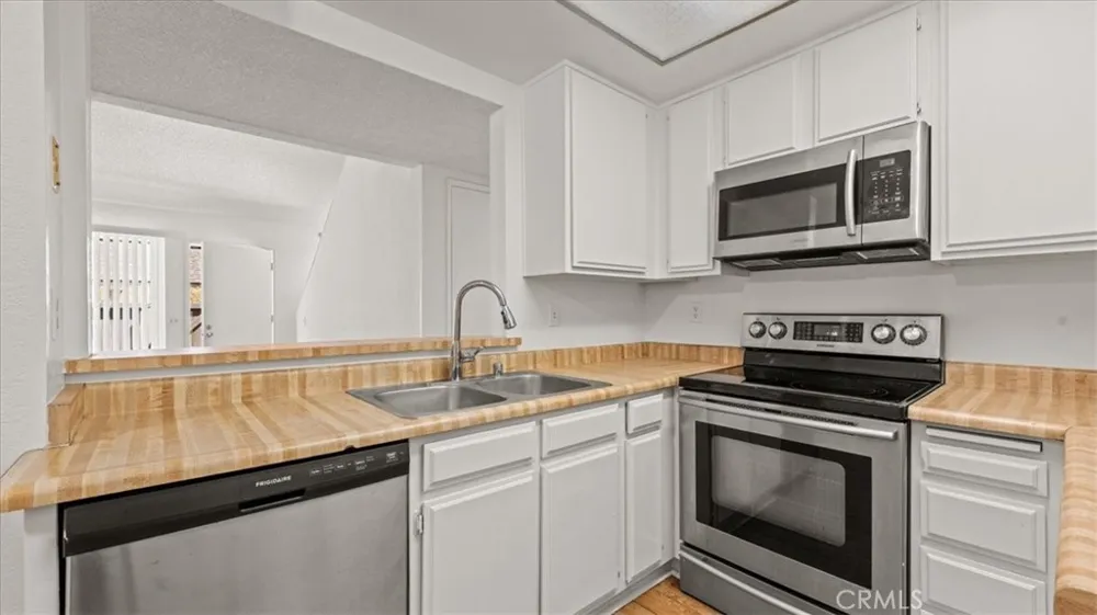 435 W 9th #B1 Upland, CA 91786