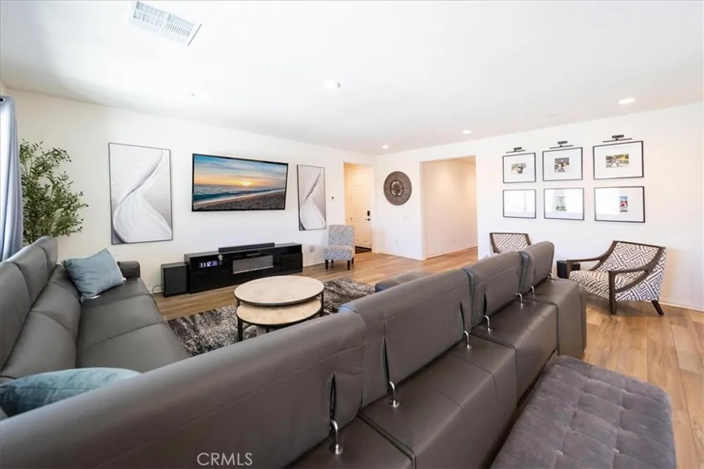 32500 Mckiernan Menifee, CA 92584