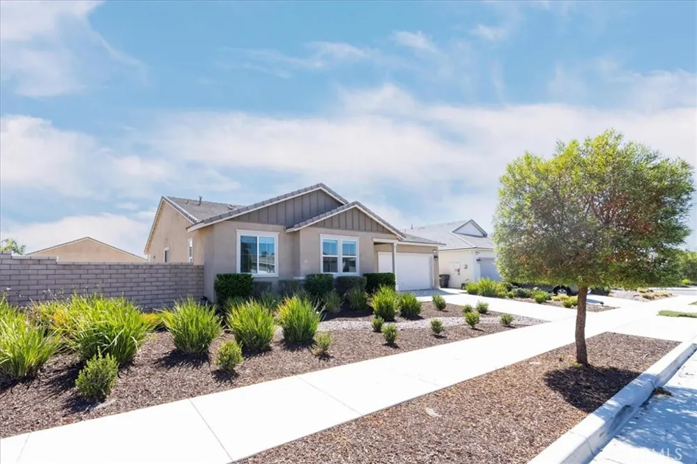 32500 Mckiernan Menifee, CA 92584