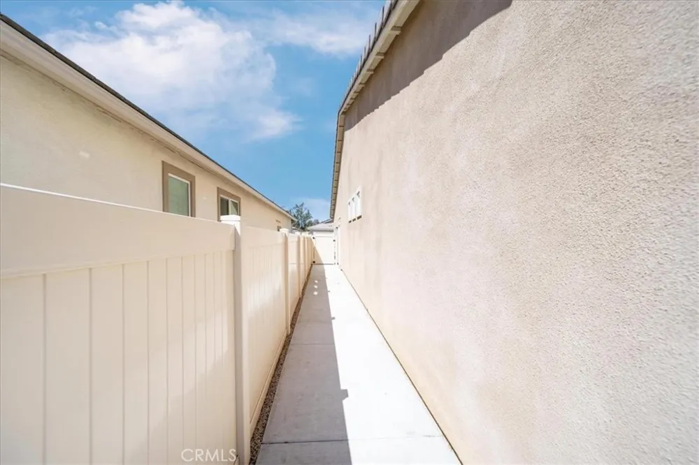 32500 Mckiernan Menifee, CA 92584