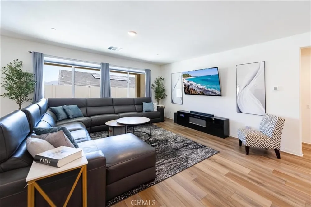 32500 Mckiernan Menifee, CA 92584