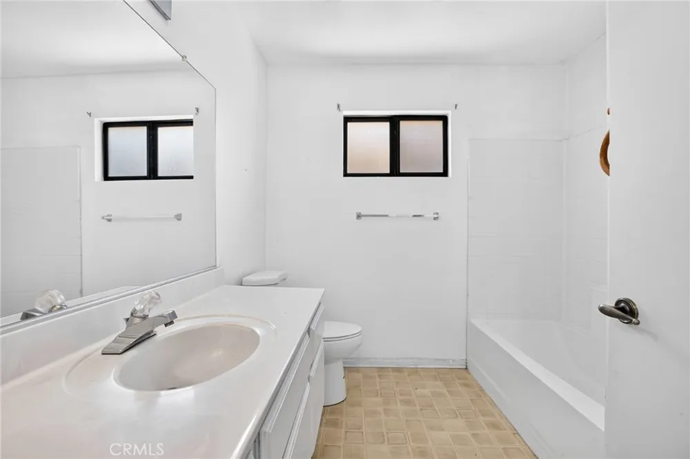 3033 W Fruitvale Hemet, CA 92545