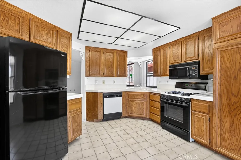 3033 W Fruitvale Hemet, CA 92545