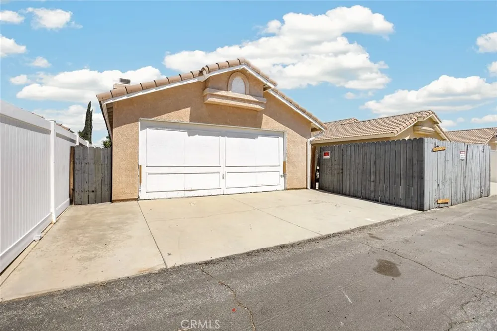 3033 W Fruitvale Hemet, CA 92545