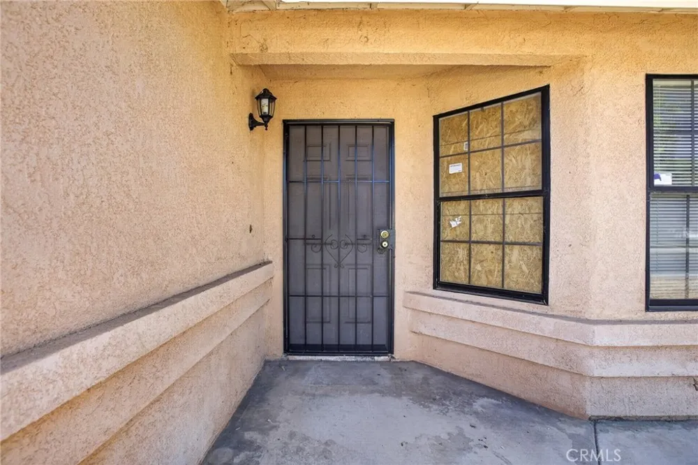 3033 W Fruitvale Hemet, CA 92545