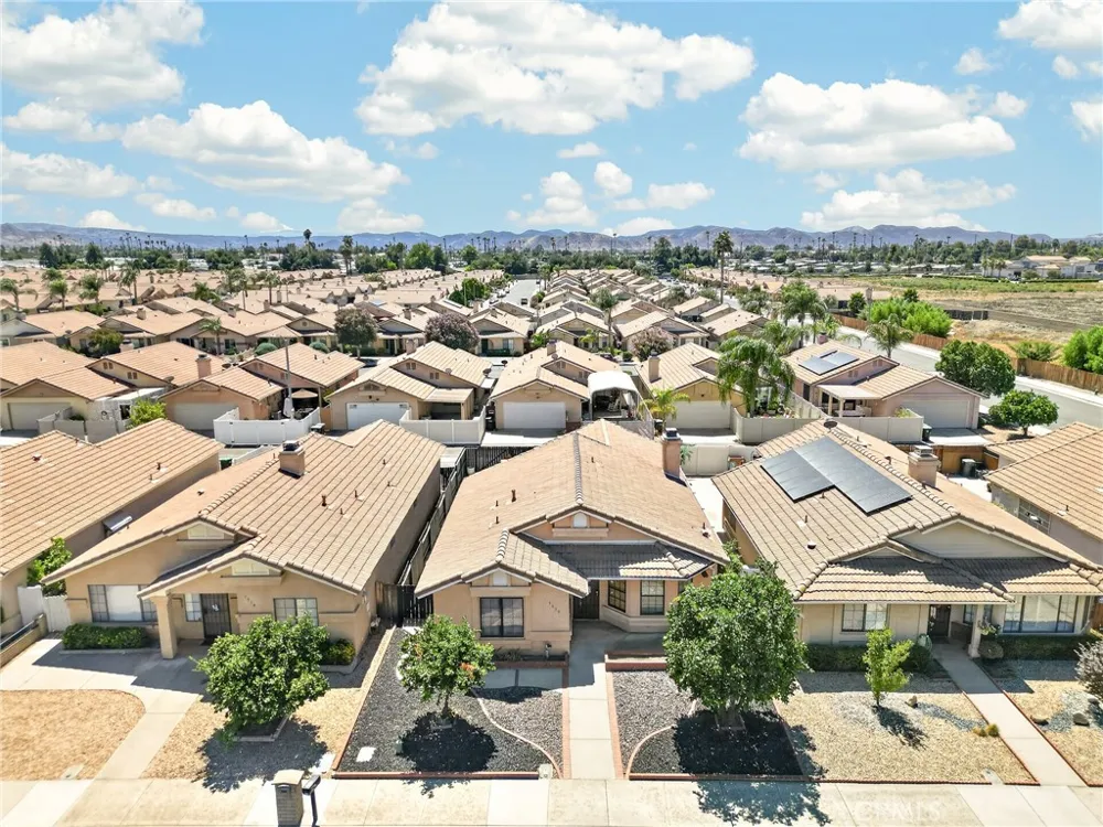 3033 W Fruitvale Hemet, CA 92545