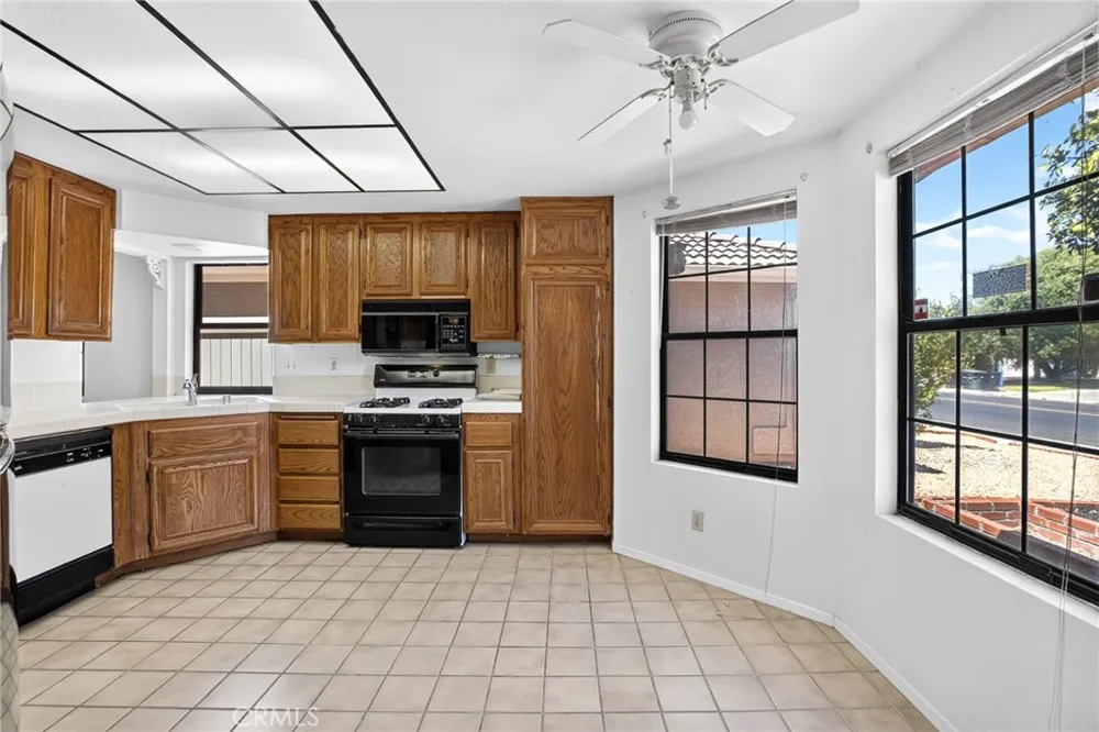 3033 W Fruitvale Hemet, CA 92545