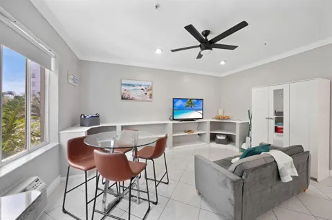 3710 Collins Avenue #N-304