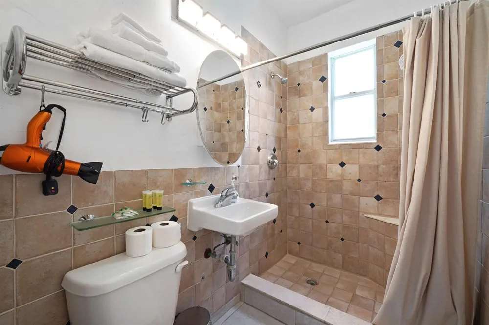 3710 Collins Avenue #N-304 Miami Beach, FL 33140