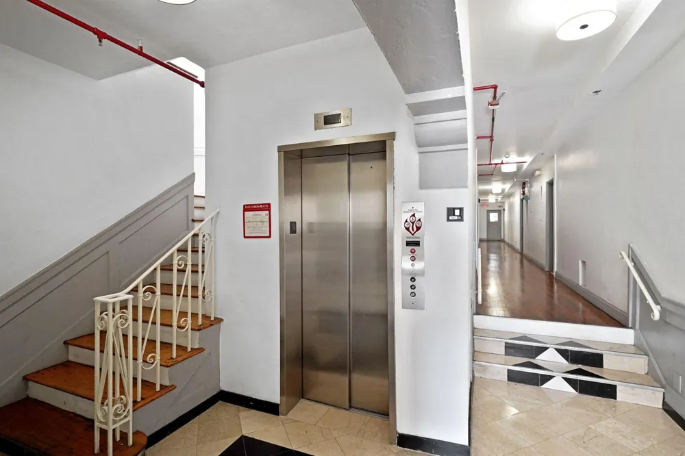 3710 Collins Avenue #N-304 Miami Beach, FL 33140