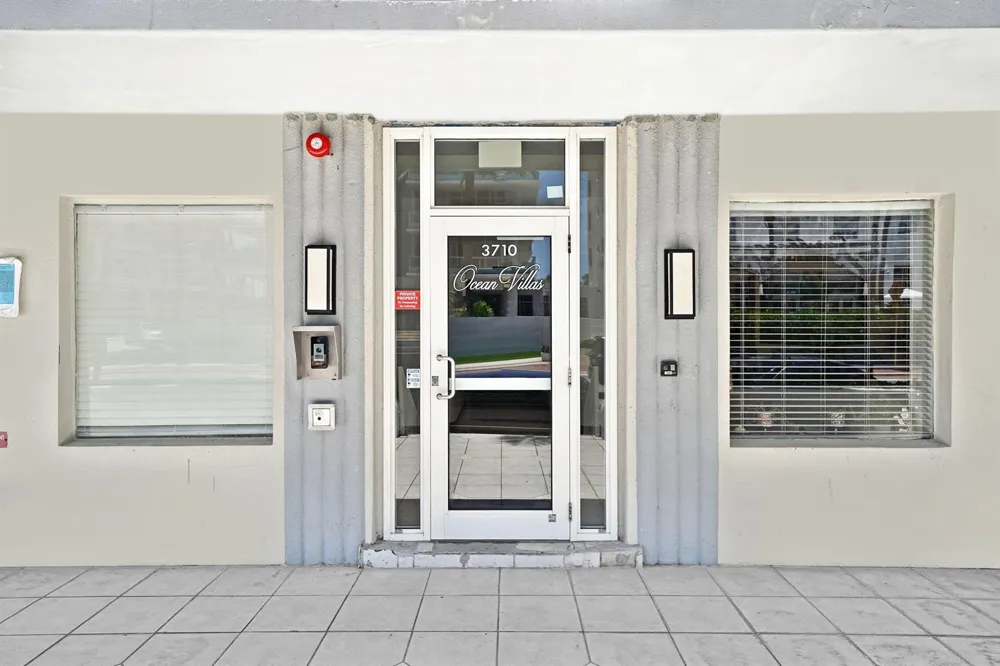 3710 Collins Avenue #N-304 Miami Beach, FL 33140