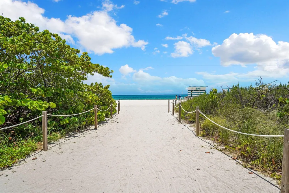 3710 Collins Avenue #N-304 Miami Beach, FL 33140