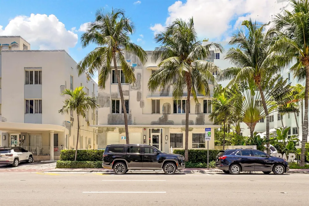 3710 Collins Avenue #N-304 Miami Beach, FL 33140