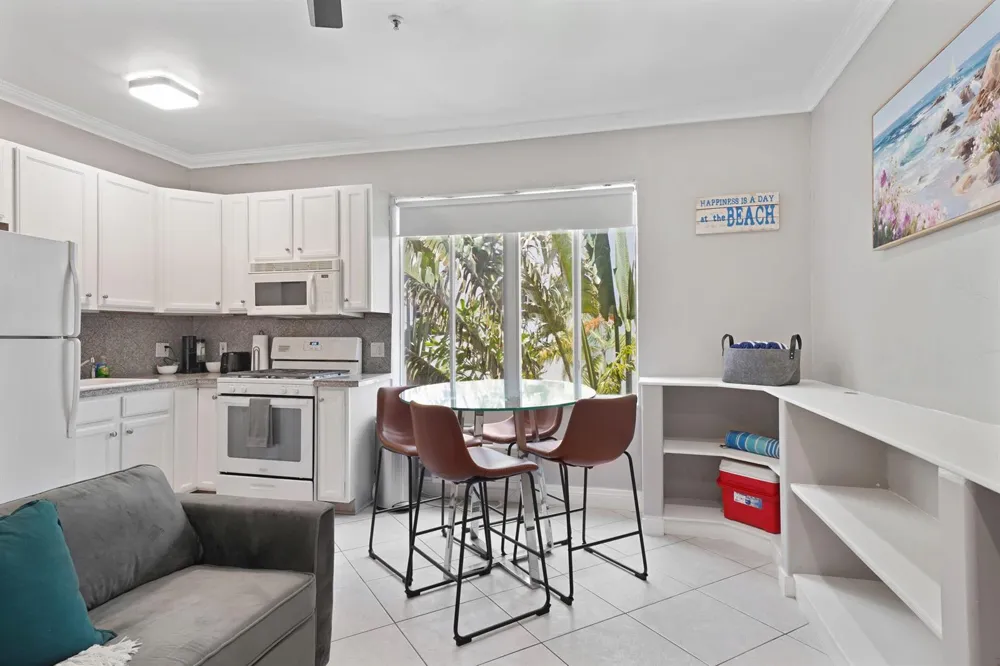 3710 Collins Avenue #N-304 Miami Beach, FL 33140