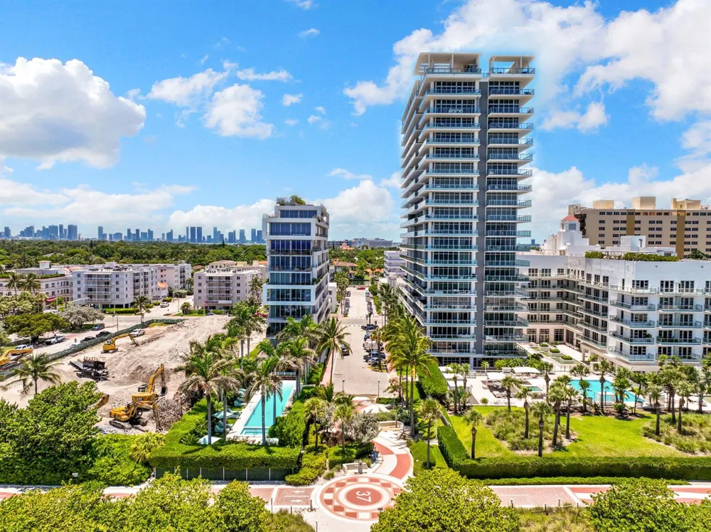 3710 Collins Avenue #N-304 Miami Beach, FL 33140
