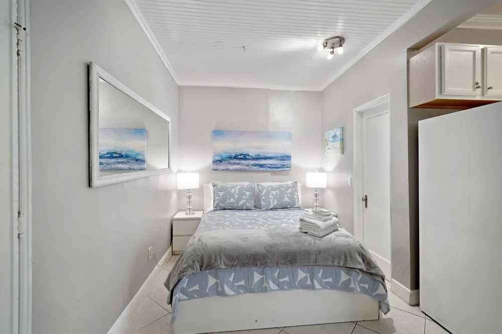 3710 Collins Avenue #N-304 Miami Beach, FL 33140