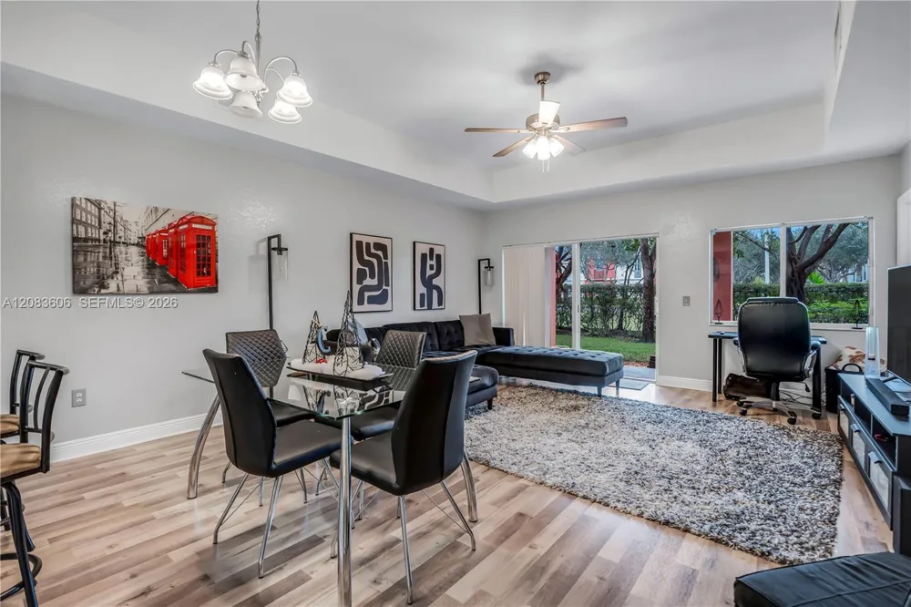 7401 Palomino Dr #114-1 Davie, FL 33024