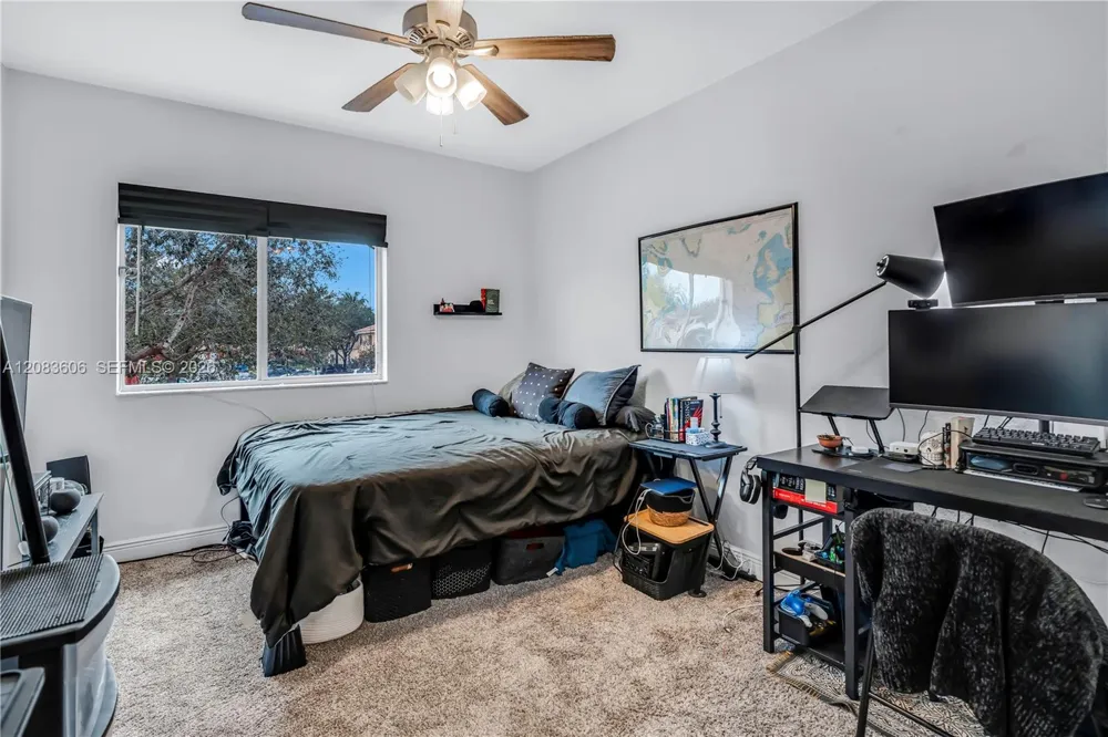 7401 Palomino Dr #114-1 Davie, FL 33024