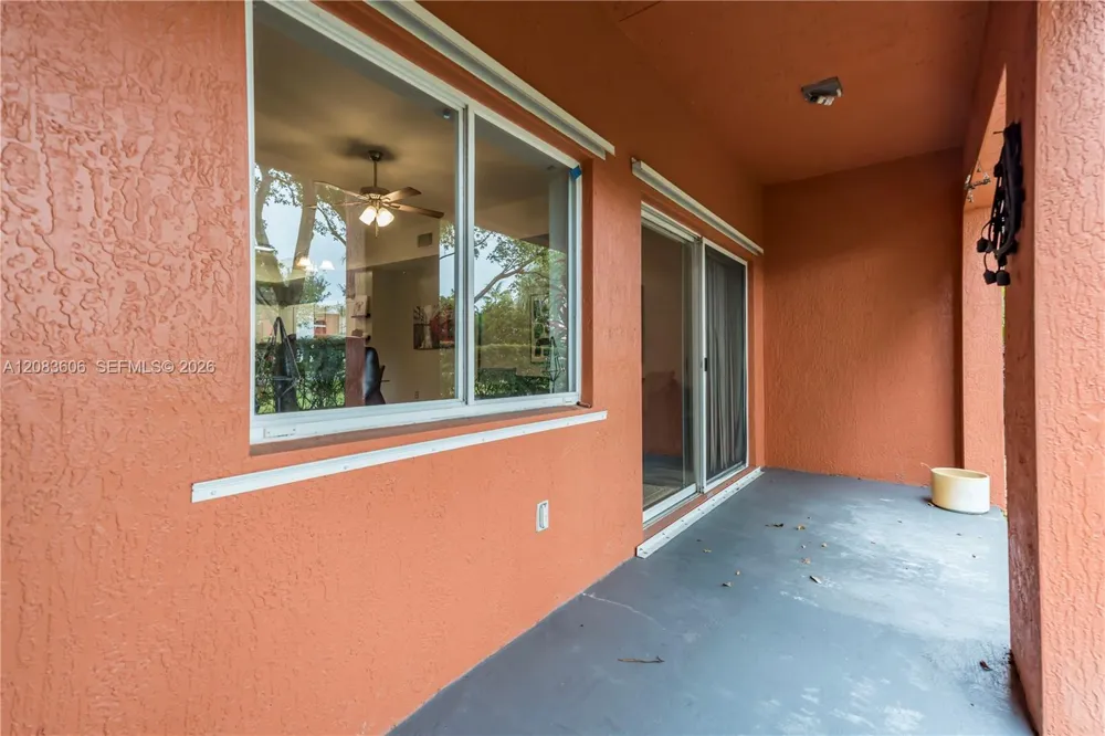 7401 Palomino Dr #114-1 Davie, FL 33024