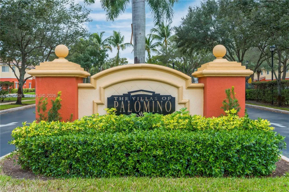 7401 Palomino Dr #114-1 Davie, FL 33024