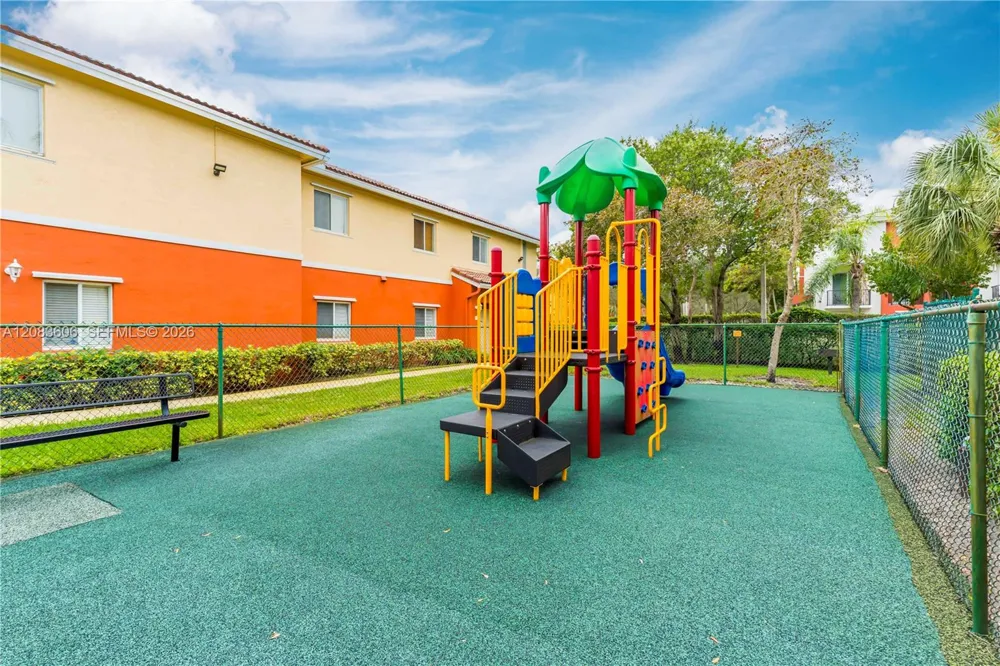 7401 Palomino Dr #114-1 Davie, FL 33024