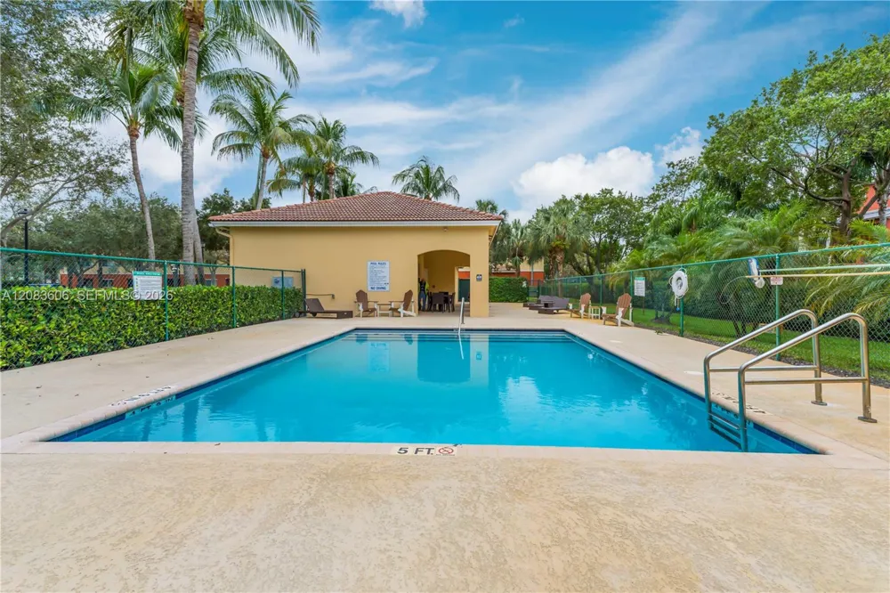 7401 Palomino Dr #114-1 Davie, FL 33024