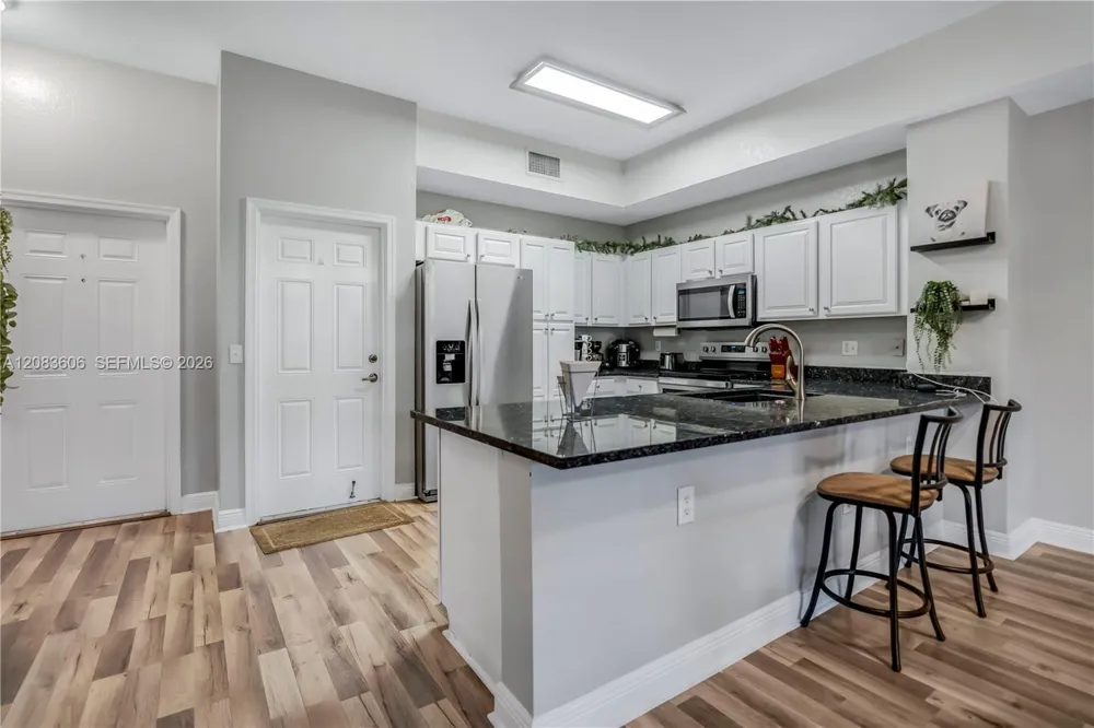 7401 Palomino Dr #114-1 Davie, FL 33024