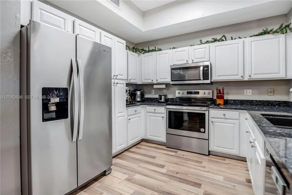 7401 Palomino Dr #114-1 Davie, FL 33024