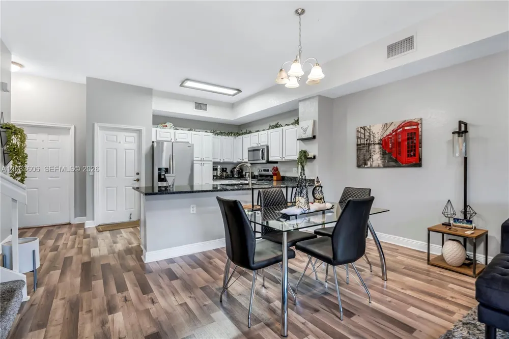 7401 Palomino Dr #114-1 Davie, FL 33024
