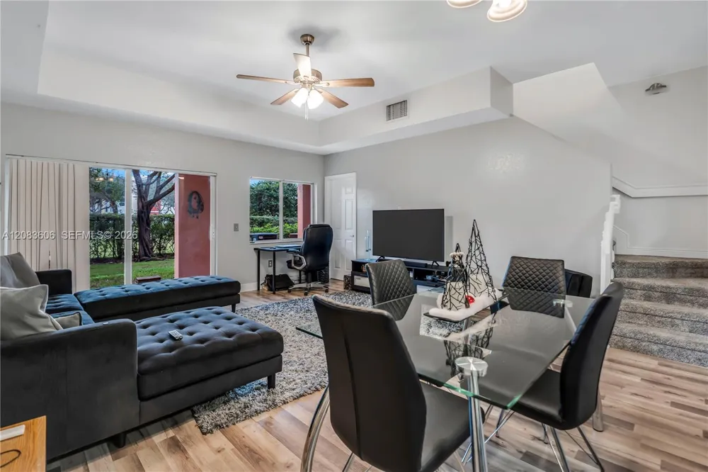 7401 Palomino Dr #114-1 Davie, FL 33024