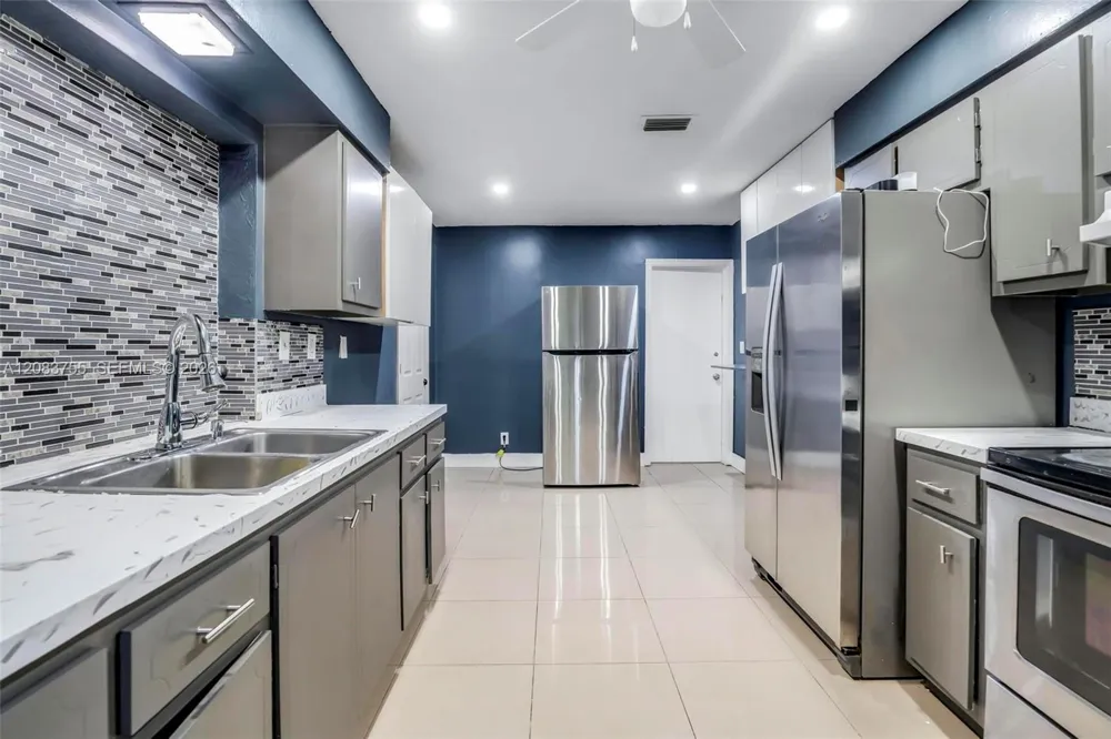 7108 NW 76th Ct Tamarac, FL 33321